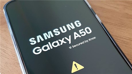 Sådan repareres telefon fast på Samsung Logo